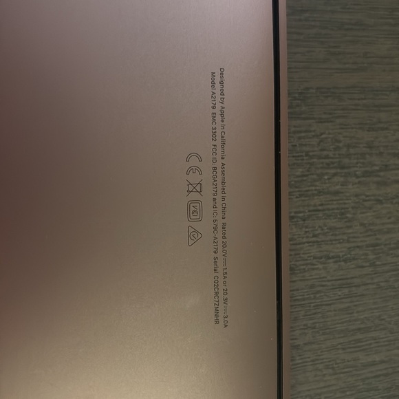 Apple MacBook - Rose Gold - Picture 9 of 10